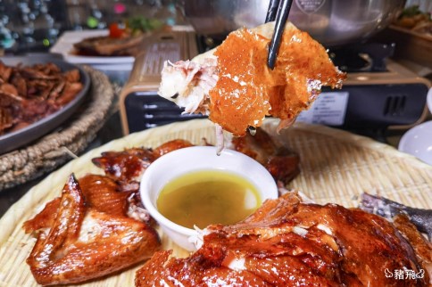 蔡大頭甕烤雞28 【嘉義中埔】交流道旁超人氣「蔡大頭甕烤雞」秒殺級脆皮甕仔雞、臉盆大砂鍋魚頭,料多實在超過癮