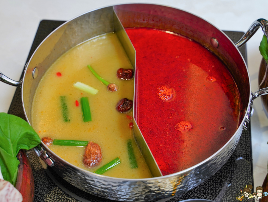 花花世界 高雄火鍋 鍋物 巨無霸 龍蝦 海鮮 頂級 日本和牛 高雄巷弄