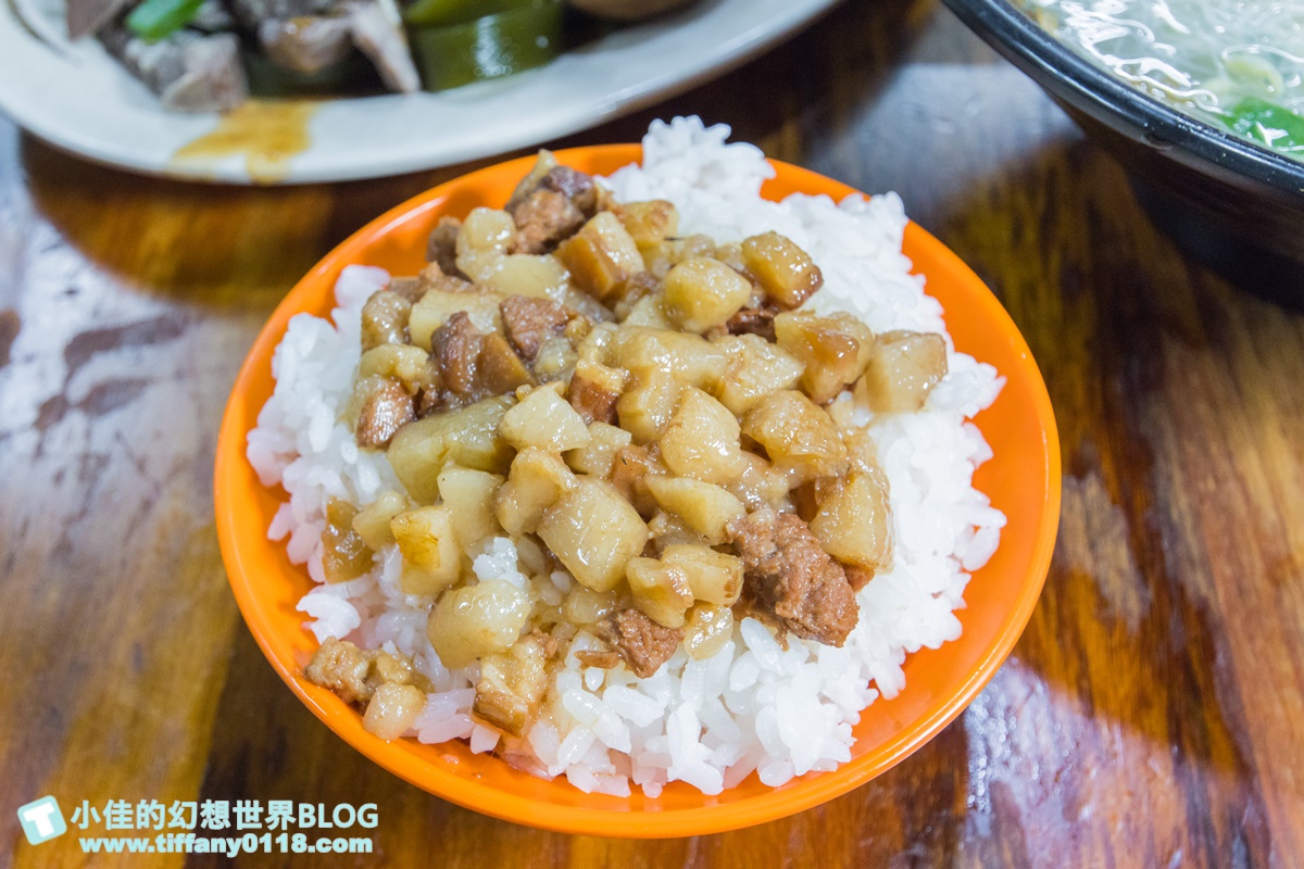 [蘆洲美食]添丁切仔麵/生意好到有專屬停車場/30年蘆洲切仔麵老店/湧蓮寺美食推薦