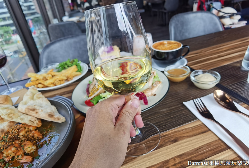 帕朵拉義式餐廳|桃園藝文特區中茂新天地美食/機器人送餐拍照打卡餐廳 菜單