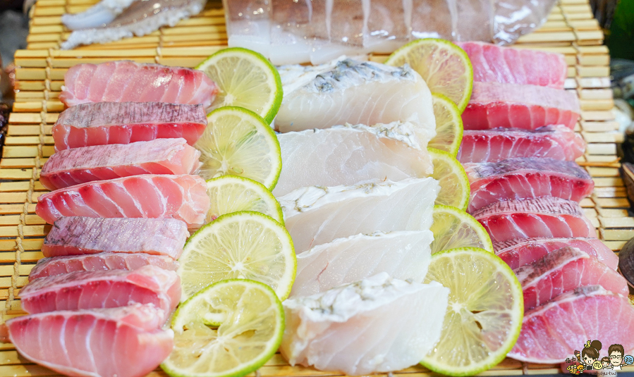 花花世界 高雄火鍋 鍋物 巨無霸 龍蝦 海鮮 頂級 日本和牛 高雄巷弄