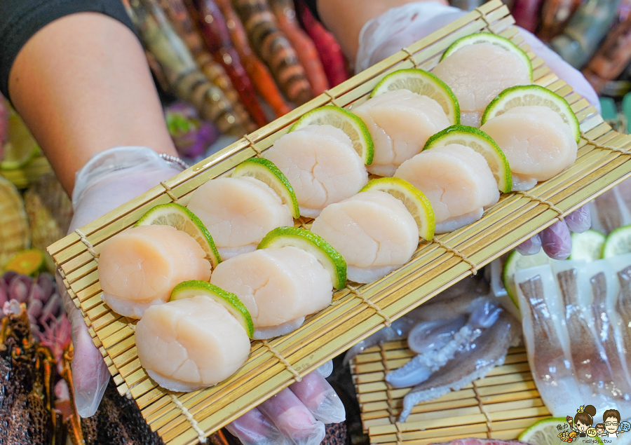 花花世界 高雄火鍋 鍋物 巨無霸 龍蝦 海鮮 頂級 日本和牛 高雄巷弄