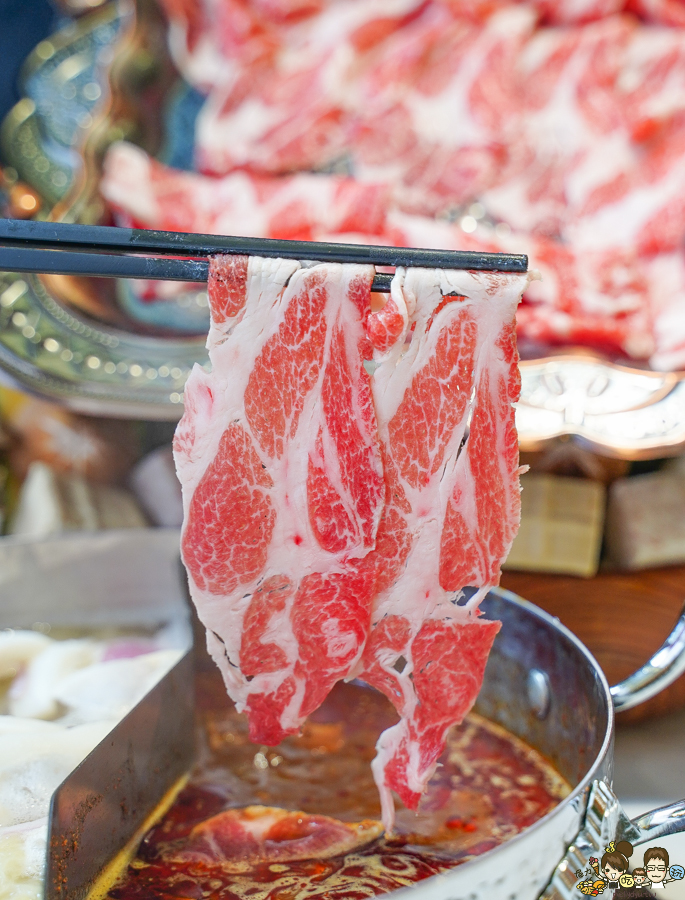 花花世界 高雄火鍋 鍋物 巨無霸 龍蝦 海鮮 頂級 日本和牛 高雄巷弄