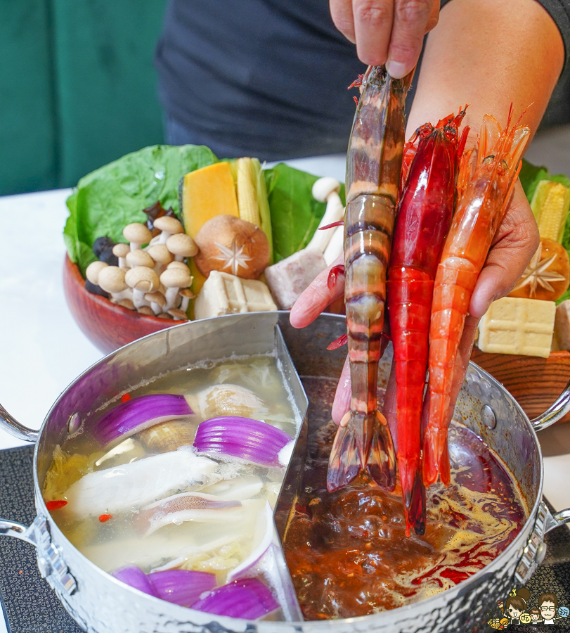 花花世界 高雄火鍋 鍋物 巨無霸 龍蝦 海鮮 頂級 日本和牛 高雄巷弄