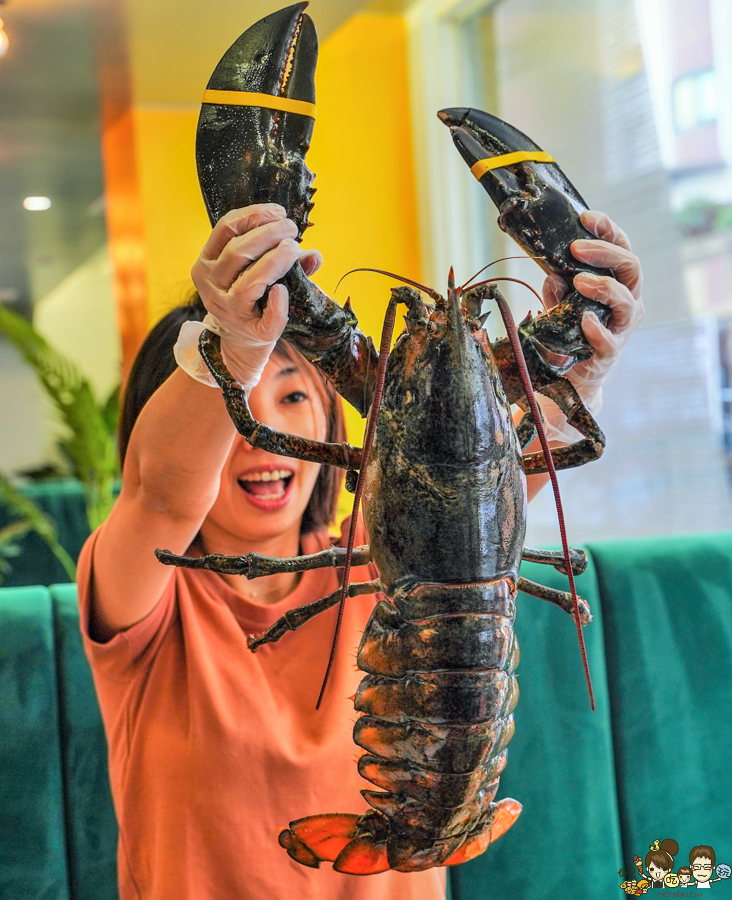 花花世界 高雄火鍋 鍋物 巨無霸 龍蝦 海鮮 頂級 日本和牛 高雄巷弄