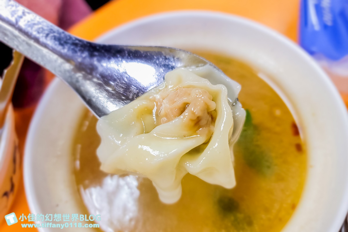 [台北美食]賣麵炎仔(金泉小吃店)/米其林必比登推薦的大稻埕排隊美食/紅燒肉超好吃