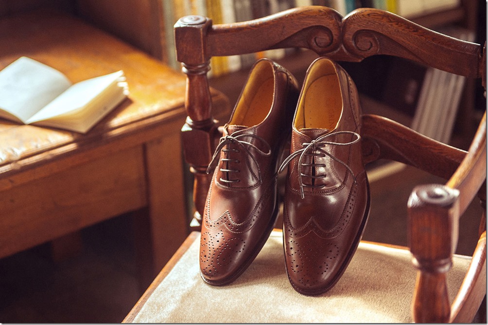 10-林果良品四分之三雕花鋸齒翼紋牛津鞋，細膩之處可見經典裝飾的魅力之處。