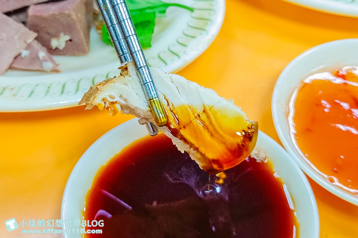 [台北美食]賣麵炎仔(金泉小吃店)/米其林必比登推薦的大稻埕排隊美食/紅燒肉超好吃