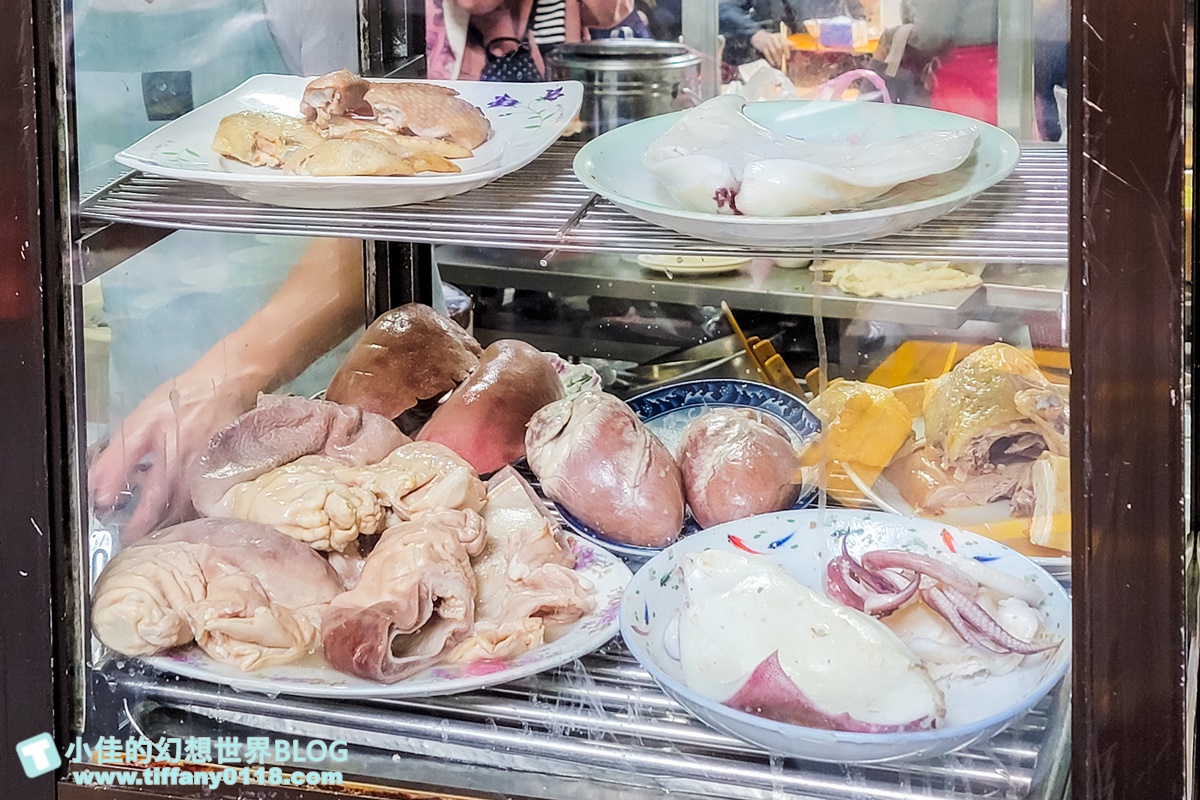 [台北美食]賣麵炎仔(金泉小吃店)/米其林必比登推薦的大稻埕排隊美食/紅燒肉超好吃