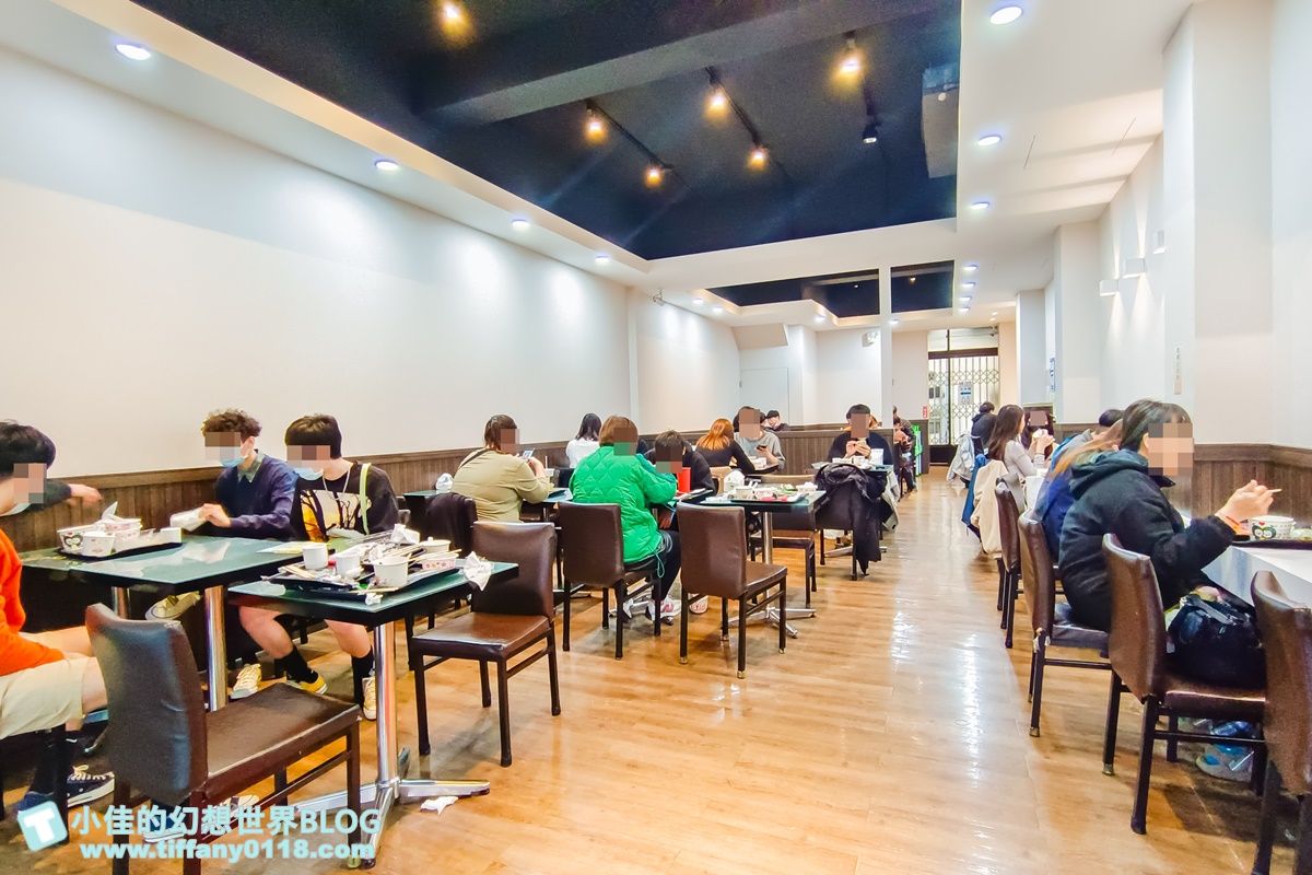 [台中美食]阿裕壽司/近30種壽司選擇最便宜25元/生魚片150元起/超人氣排隊美食