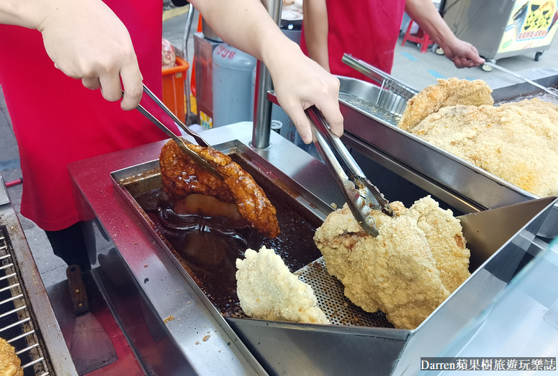 家鄉碳烤雞排|士林夜市雞排先炸後烤超巨雞排/捷運劍潭站美食