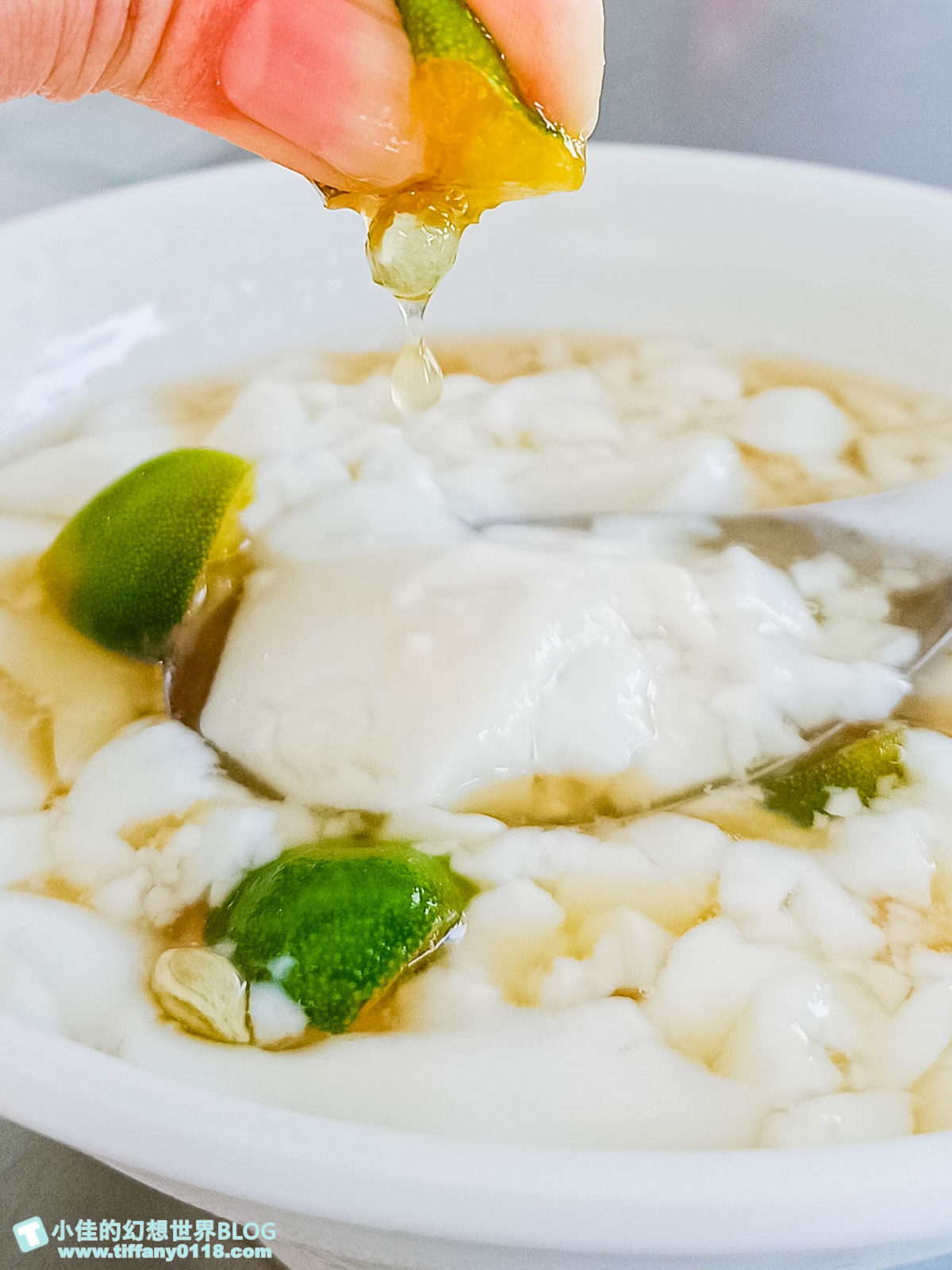 [高雄美食]鹽埕吳家豆花(附菜單)/金桔豆花搭配柴燒古早味豆花超好吃/鹽埕區美食推薦