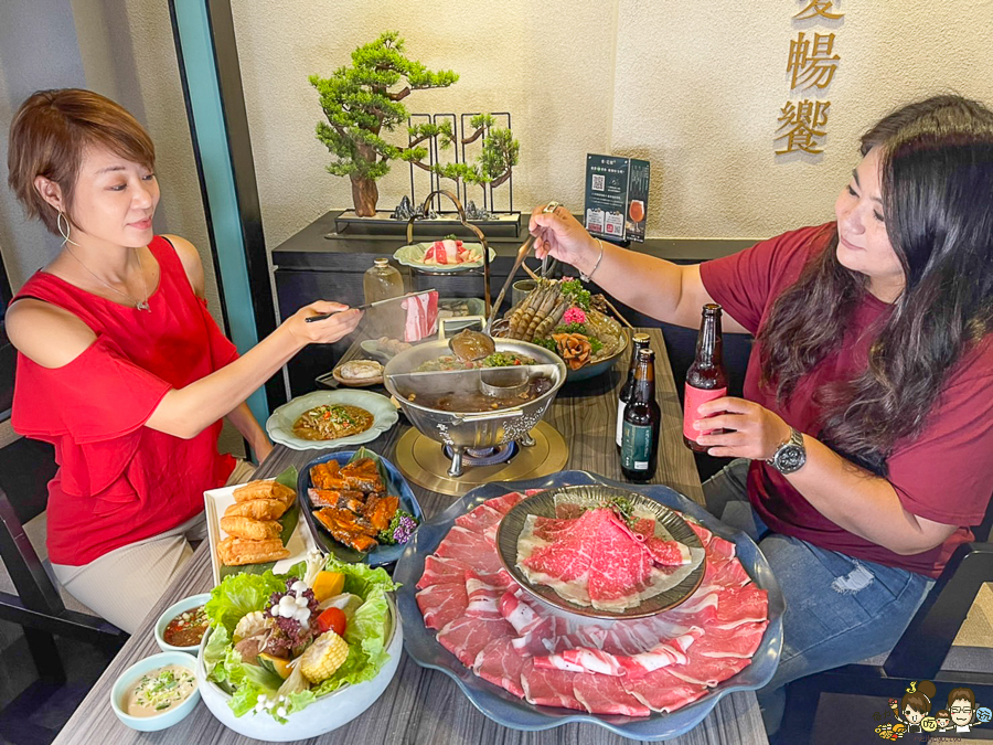 高雄新店開幕 麻辣火鍋 青花驕 王品 火鍋 麻辣 鴛鴦鍋 聚餐 高雄美食 聚餐 包廂 排隊 宵夜 晚餐 巨蛋商圈 美食