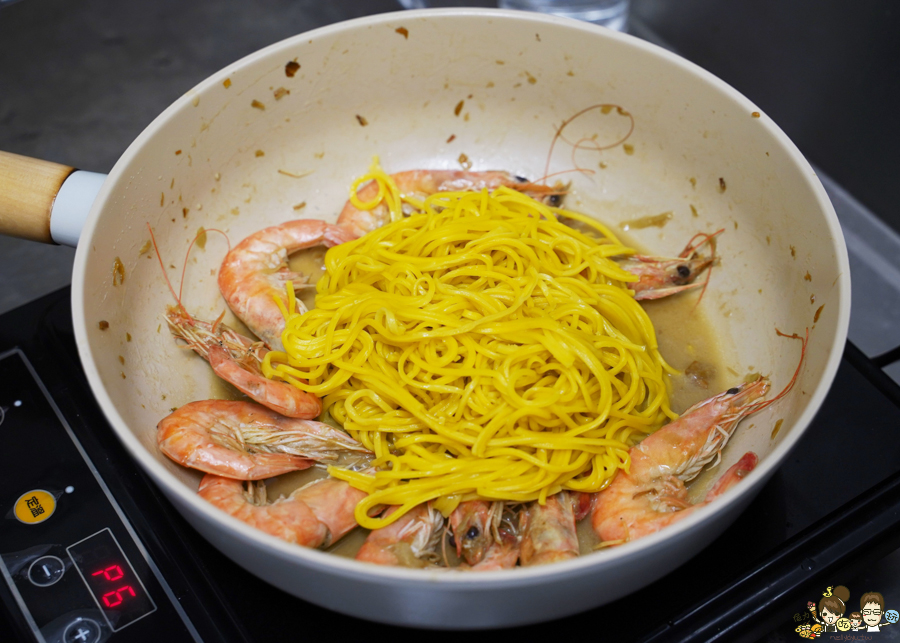 北港老店 老字號 老牌 麵條 手工 彩色麵 伴手禮 禮盒 花椒堅果醬 金蔥香雞油 