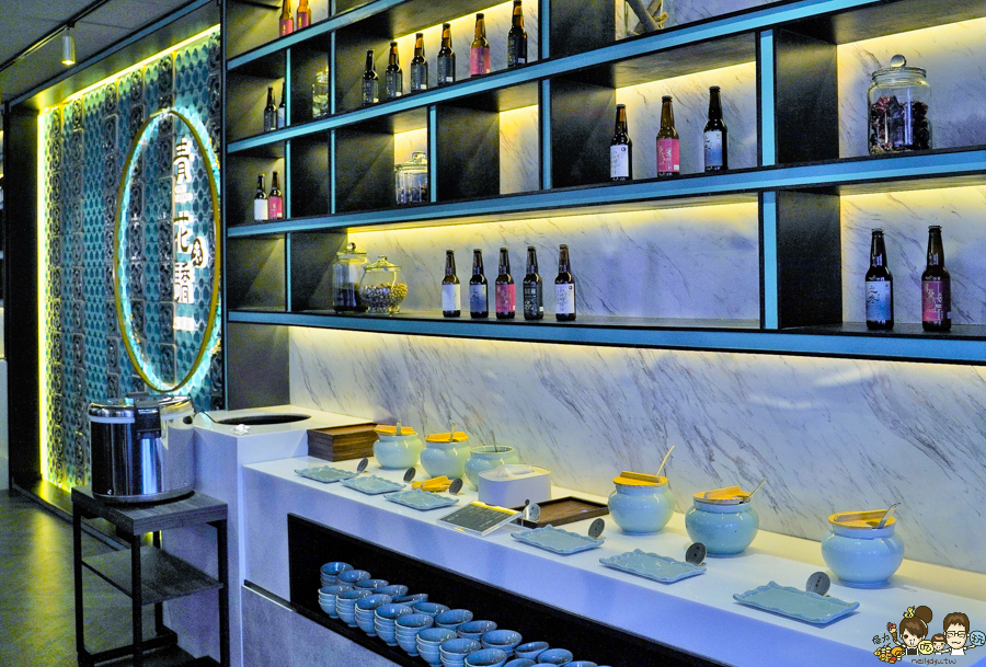 高雄新店開幕 麻辣火鍋 青花驕 王品 火鍋 麻辣 鴛鴦鍋 聚餐 高雄美食 聚餐 包廂 排隊 宵夜 晚餐 巨蛋商圈 美食