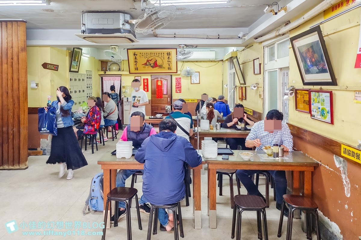 [板橋美食]油庫口蚵仔麵線/麵線+炭烤香腸一組才是經典吃法/板橋美食推薦