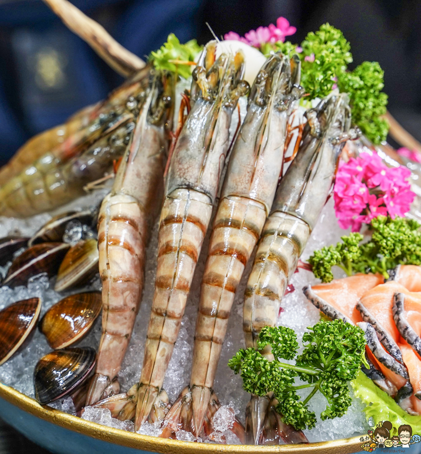 高雄新店開幕 麻辣火鍋 青花驕 王品 火鍋 麻辣 鴛鴦鍋 聚餐 高雄美食 聚餐 包廂 排隊 宵夜 晚餐 巨蛋商圈 美食