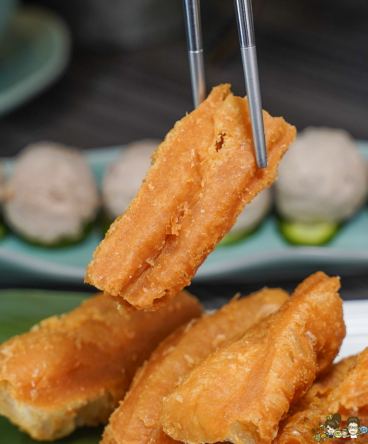 高雄新店開幕 麻辣火鍋 青花驕 王品 火鍋 麻辣 鴛鴦鍋 聚餐 高雄美食 聚餐 包廂 排隊 宵夜 晚餐 巨蛋商圈 美食