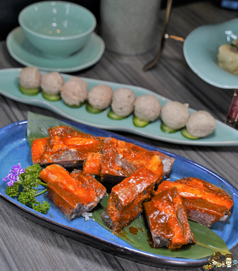 高雄新店開幕 麻辣火鍋 青花驕 王品 火鍋 麻辣 鴛鴦鍋 聚餐 高雄美食 聚餐 包廂 排隊 宵夜 晚餐 巨蛋商圈 美食