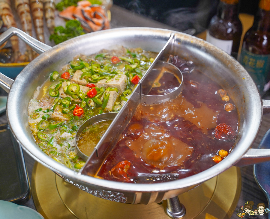 高雄新店開幕 麻辣火鍋 青花驕 王品 火鍋 麻辣 鴛鴦鍋 聚餐 高雄美食 聚餐 包廂 排隊 宵夜 晚餐 巨蛋商圈 美食