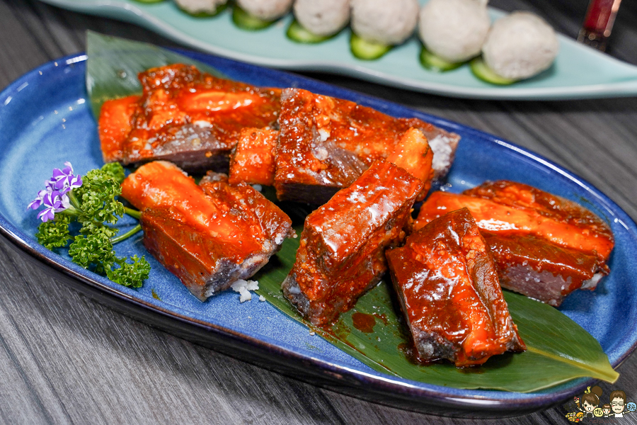 高雄新店開幕 麻辣火鍋 青花驕 王品 火鍋 麻辣 鴛鴦鍋 聚餐 高雄美食 聚餐 包廂 排隊 宵夜 晚餐 巨蛋商圈 美食