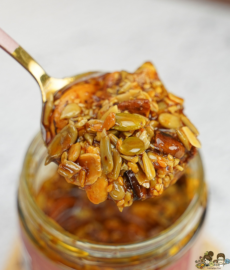 北港老店 老字號 老牌 麵條 手工 彩色麵 伴手禮 禮盒 花椒堅果醬 金蔥香雞油 