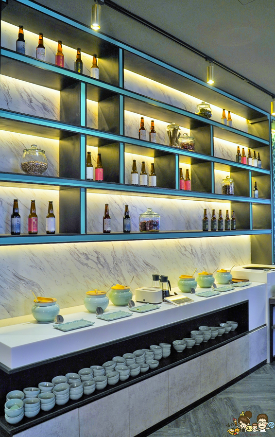 高雄新店開幕 麻辣火鍋 青花驕 王品 火鍋 麻辣 鴛鴦鍋 聚餐 高雄美食 聚餐 包廂 排隊 宵夜 晚餐 巨蛋商圈 美食