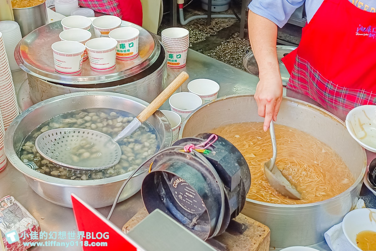 [板橋美食]油庫口蚵仔麵線/麵線+炭烤香腸一組才是經典吃法/板橋美食推薦