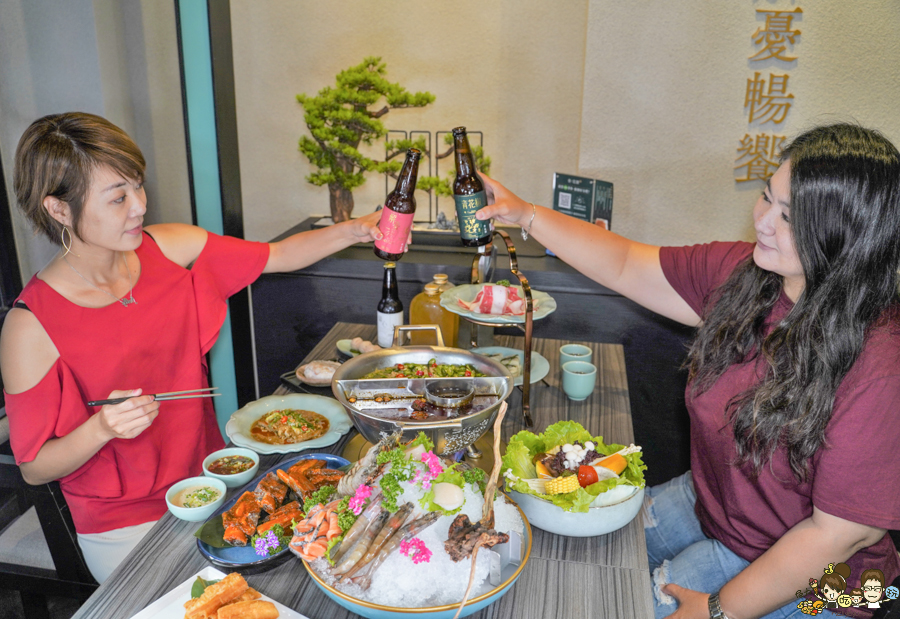 高雄新店開幕 麻辣火鍋 青花驕 王品 火鍋 麻辣 鴛鴦鍋 聚餐 高雄美食 聚餐 包廂 排隊 宵夜 晚餐 巨蛋商圈 美食