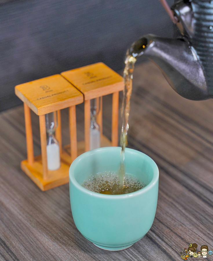 高雄新店開幕 麻辣火鍋 青花驕 王品 火鍋 麻辣 鴛鴦鍋 聚餐 高雄美食 聚餐 包廂 排隊 宵夜 晚餐 巨蛋商圈 美食