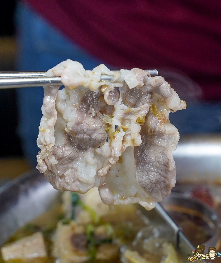 高雄新店開幕 麻辣火鍋 青花驕 王品 火鍋 麻辣 鴛鴦鍋 聚餐 高雄美食 聚餐 包廂 排隊 宵夜 晚餐 巨蛋商圈 美食