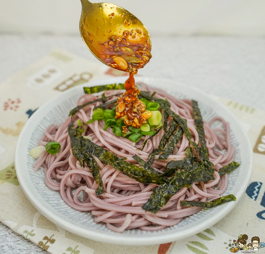 北港老店 老字號 老牌 麵條 手工 彩色麵 伴手禮 禮盒 花椒堅果醬 金蔥香雞油 