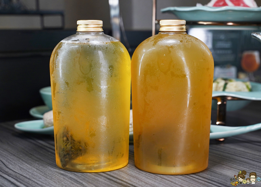 高雄新店開幕 麻辣火鍋 青花驕 王品 火鍋 麻辣 鴛鴦鍋 聚餐 高雄美食 聚餐 包廂 排隊 宵夜 晚餐 巨蛋商圈 美食