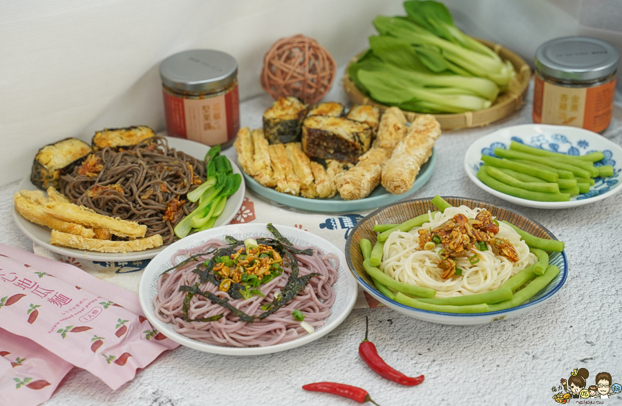 北港老店 老字號 老牌 麵條 手工 彩色麵 伴手禮 禮盒 花椒堅果醬 金蔥香雞油 