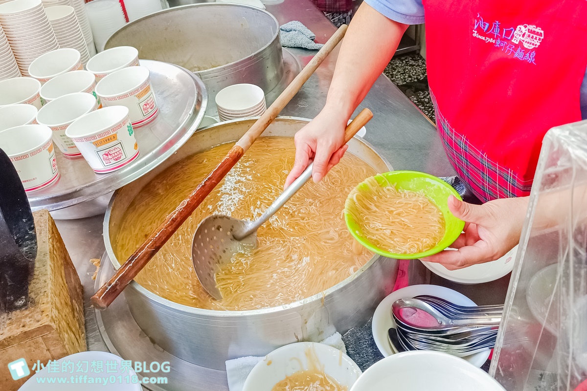 [板橋美食]油庫口蚵仔麵線/麵線+炭烤香腸一組才是經典吃法/板橋美食推薦