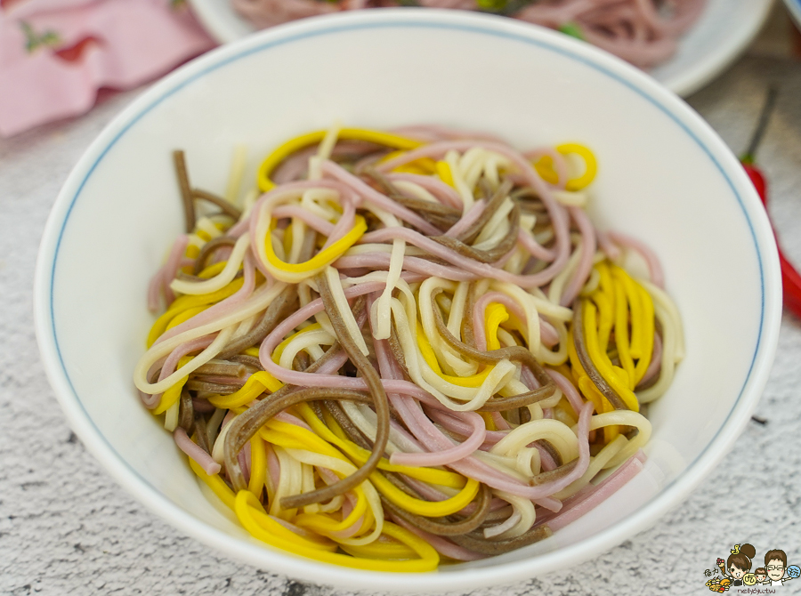 北港老店 老字號 老牌 麵條 手工 彩色麵 伴手禮 禮盒 花椒堅果醬 金蔥香雞油 