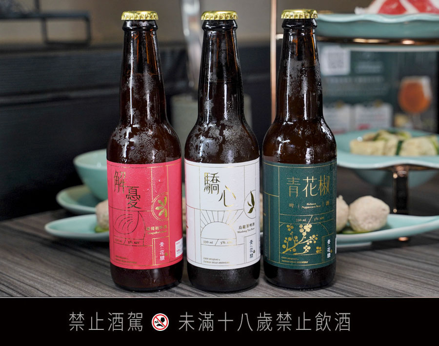 高雄新店開幕 麻辣火鍋 青花驕 王品 火鍋 麻辣 鴛鴦鍋 聚餐 高雄美食 聚餐 包廂 排隊 宵夜 晚餐 巨蛋商圈 美食