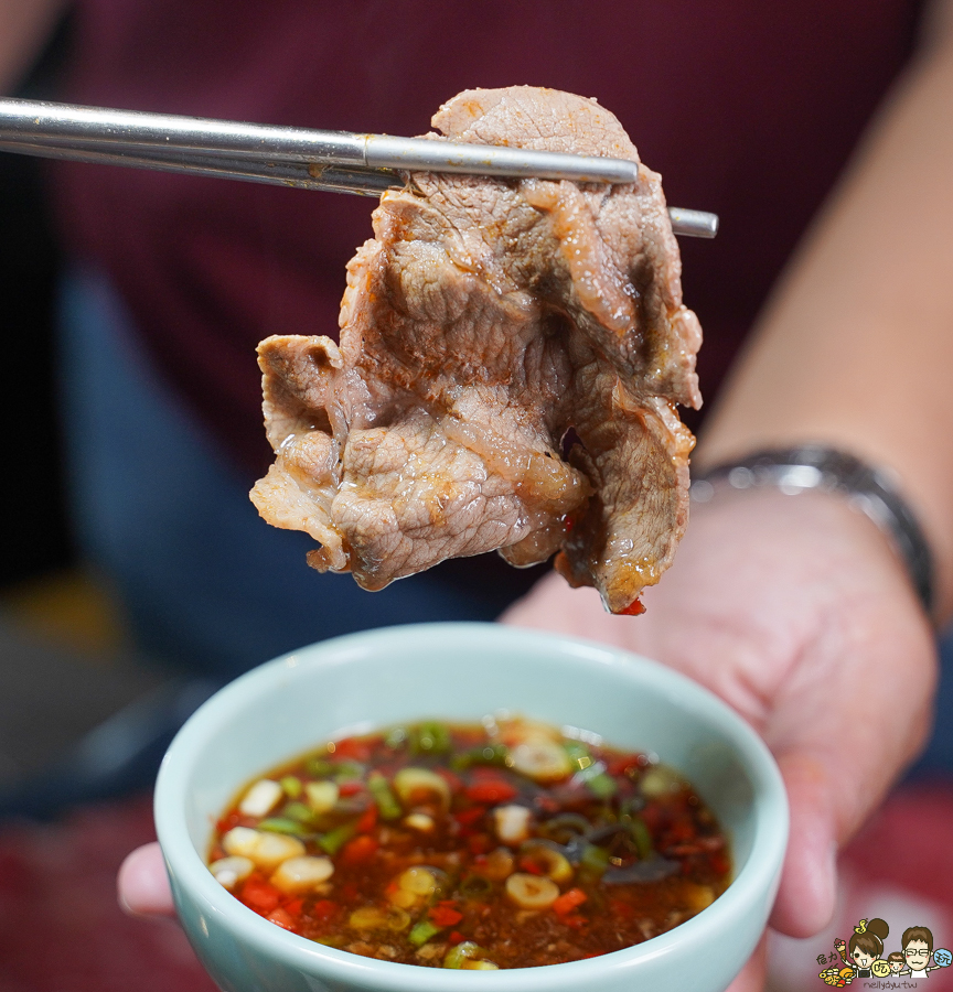 高雄新店開幕 麻辣火鍋 青花驕 王品 火鍋 麻辣 鴛鴦鍋 聚餐 高雄美食 聚餐 包廂 排隊 宵夜 晚餐 巨蛋商圈 美食