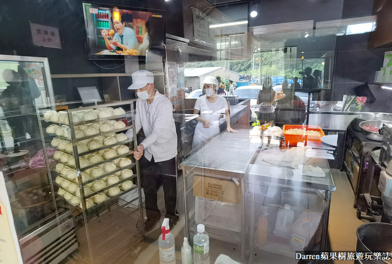 淡水美食|福星阿嬤筍肉包/一出爐就秒殺淡水包子店/外帶美食(菜單價位)