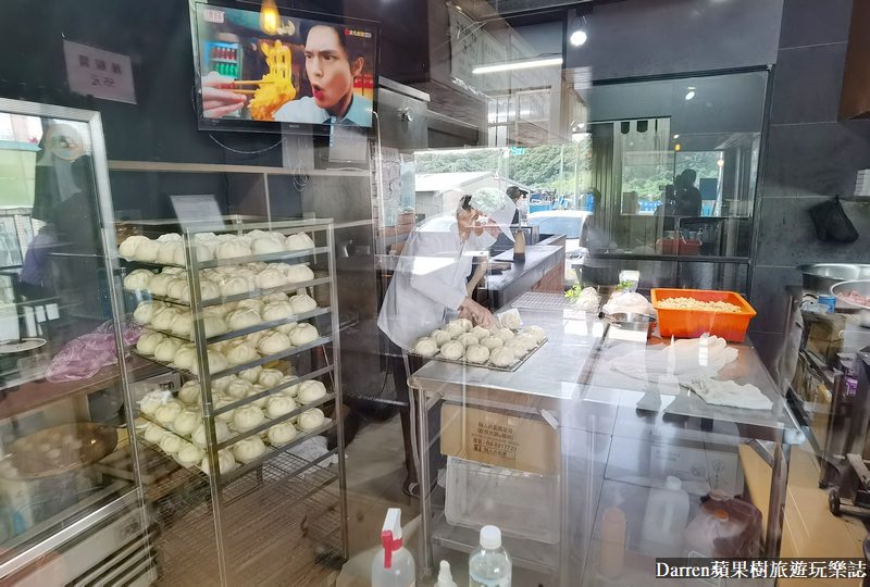 淡水美食|福星阿嬤筍肉包/一出爐就秒殺淡水包子店/外帶美食(菜單價位)
