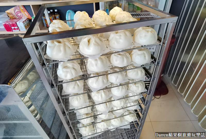 淡水美食|福星阿嬤筍肉包/一出爐就秒殺淡水包子店/外帶美食(菜單價位)