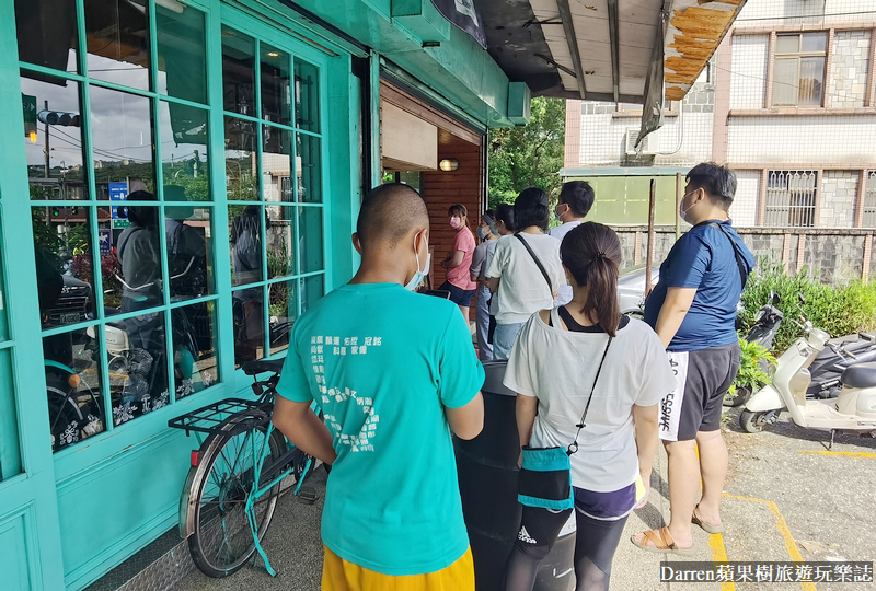 淡水美食|福星阿嬤筍肉包/一出爐就秒殺淡水包子店/外帶美食(菜單價位)