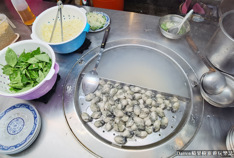 萬華美食|廣州街夜市香脆蚵仔煎/白老師的街頭美食攻略台灣(菜單價位)