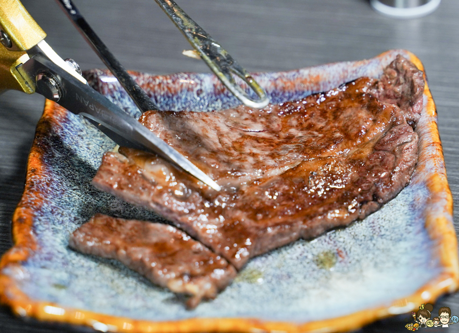 高雄燒肉 套餐 頂級 和牛燒肉 日式燒烤 炭黔燒肉 必吃 聚餐 約會 消夜 夜貓族 高雄必追 高雄美食