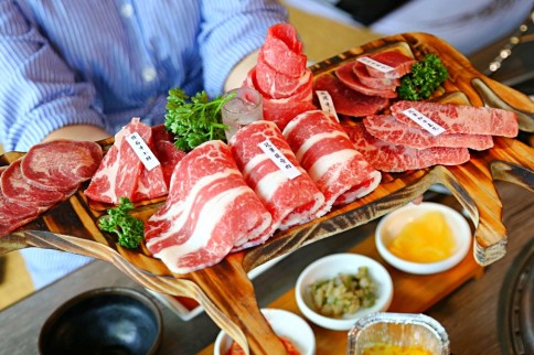 【桃園中壢】青石代燒肉~夢幻雙人冠軍和牛套餐,無煙環境優雅吃燒肉,超值999元神獸冠軍和牛拼盤,滿足大口吃肉的慾望!(文末讀者優惠) 【桃園中壢】青石代燒肉~夢幻雙人冠軍和牛套餐,無煙環境優雅吃燒肉,超值999元神獸冠軍和牛拼盤,滿足大口吃肉的慾望!(文末讀者優惠)