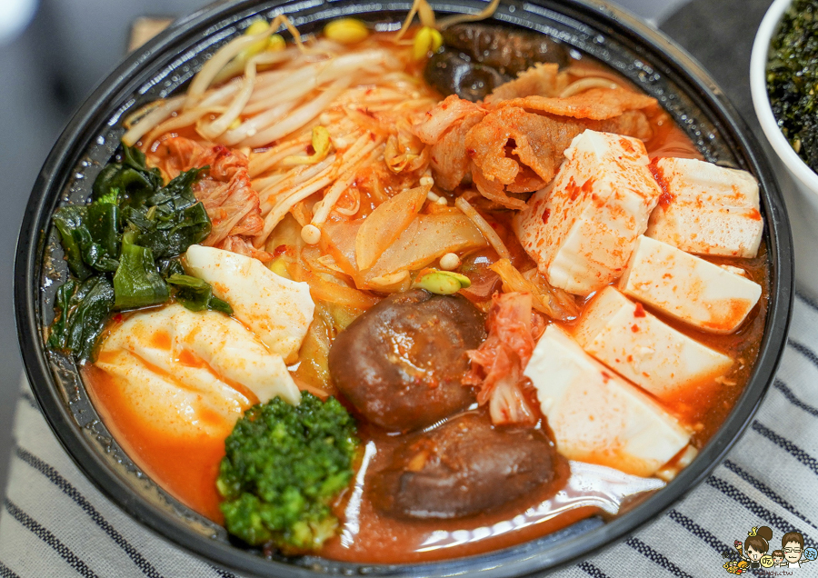 口碑 Yavan雅釩形象概念廚房 高雄美食 便當 餐盒 外帶 外送 異國料理 泰式 韓式 日式 咖哩 低GI 健康餐盒