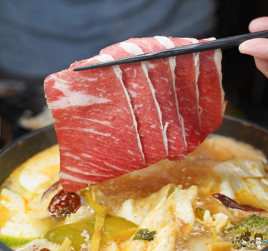 聞雞起爐 火鍋 鍋物 聚餐 香港鍋物 港式 港味 香港人開的 獨家 高雄美食 高雄港式美食
