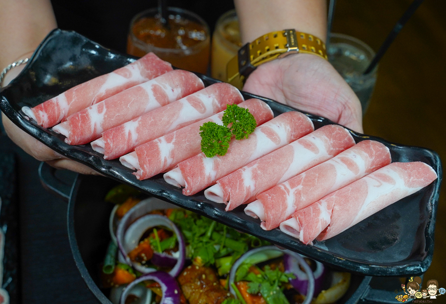 聞雞起爐 火鍋 鍋物 聚餐 香港鍋物 港式 港味 香港人開的 獨家 高雄美食 高雄港式美食