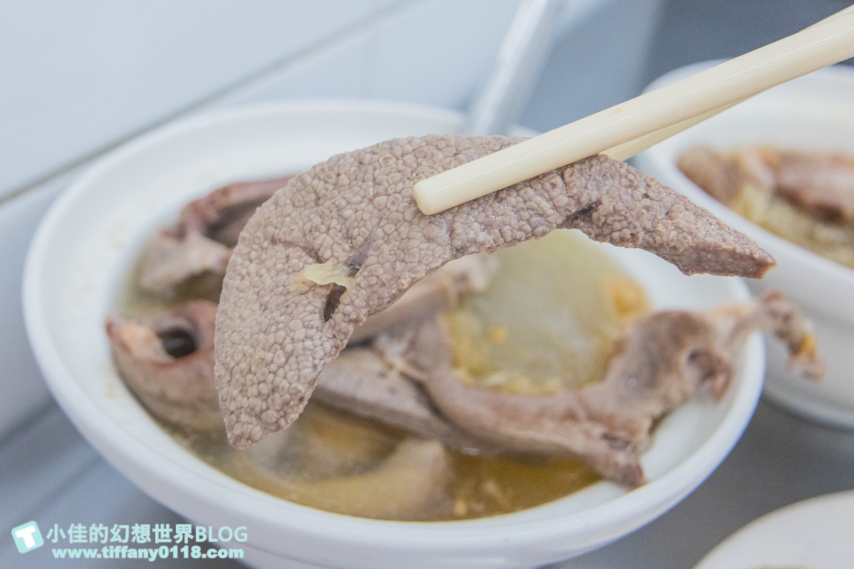 [高雄美食]冬粉王(附菜單)/愛吃豬內臟的人會喜歡/推乾冬粉必點/鹽埕區美食推薦