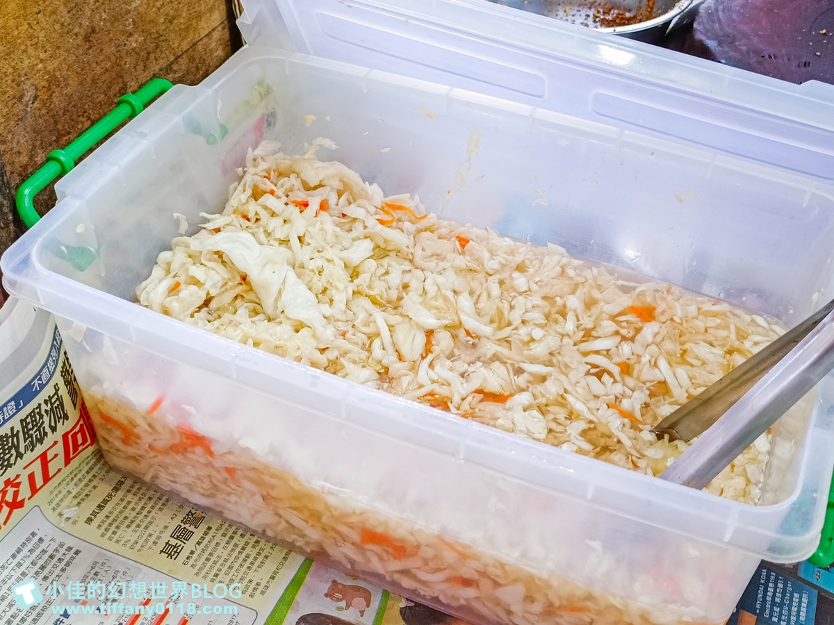 [高雄美食]旗山老街三哥臭豆腐/開業60年外酥內嫩份量多/旗山老街美食推薦